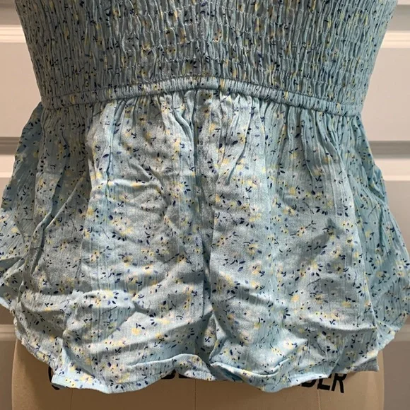 NWT ruched  floral top with shoulder cap short sleeves and ballerina neckline - Picture 4 of 12